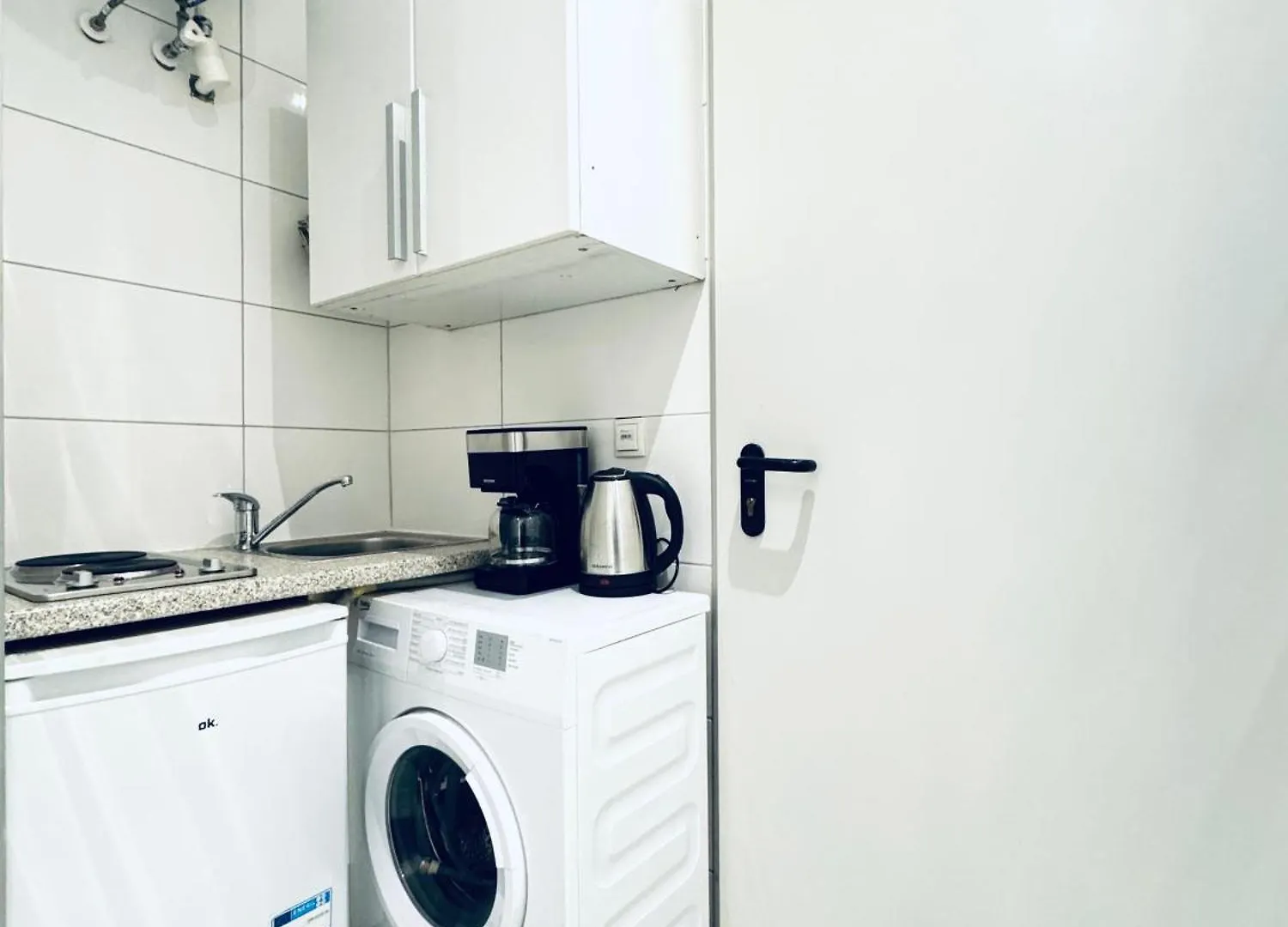 Studio Apartment, 10-Min To Matzleinsdorfer Platz Vienna Austria